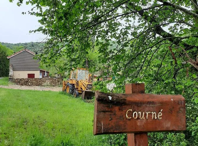 Vakantiehuis Maison Entre Campagne Et Foret Aspret-Sarrat